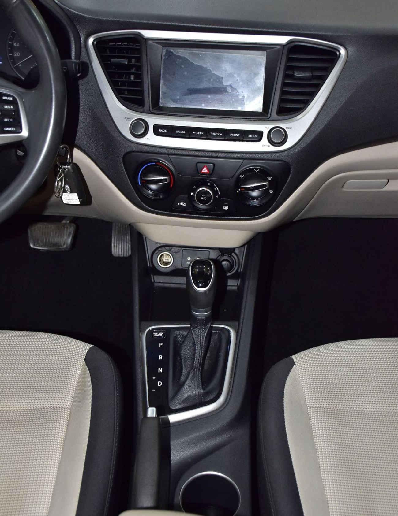 Hyundai Accent GL MID EXCELLENT DEAL for our Hyundai Accent 1.6L ( 2020 Model ) in Blue Color GCC Specs