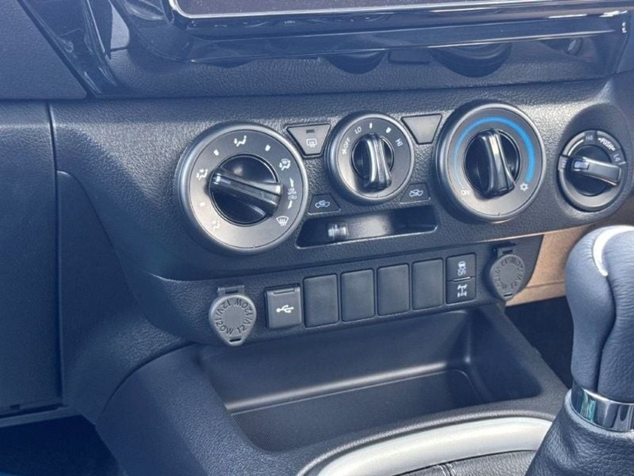 تويوتا هيلوكس 2025 Toyota Hilux D/C 4X4 2.4D MT BRAND NEW 0KM