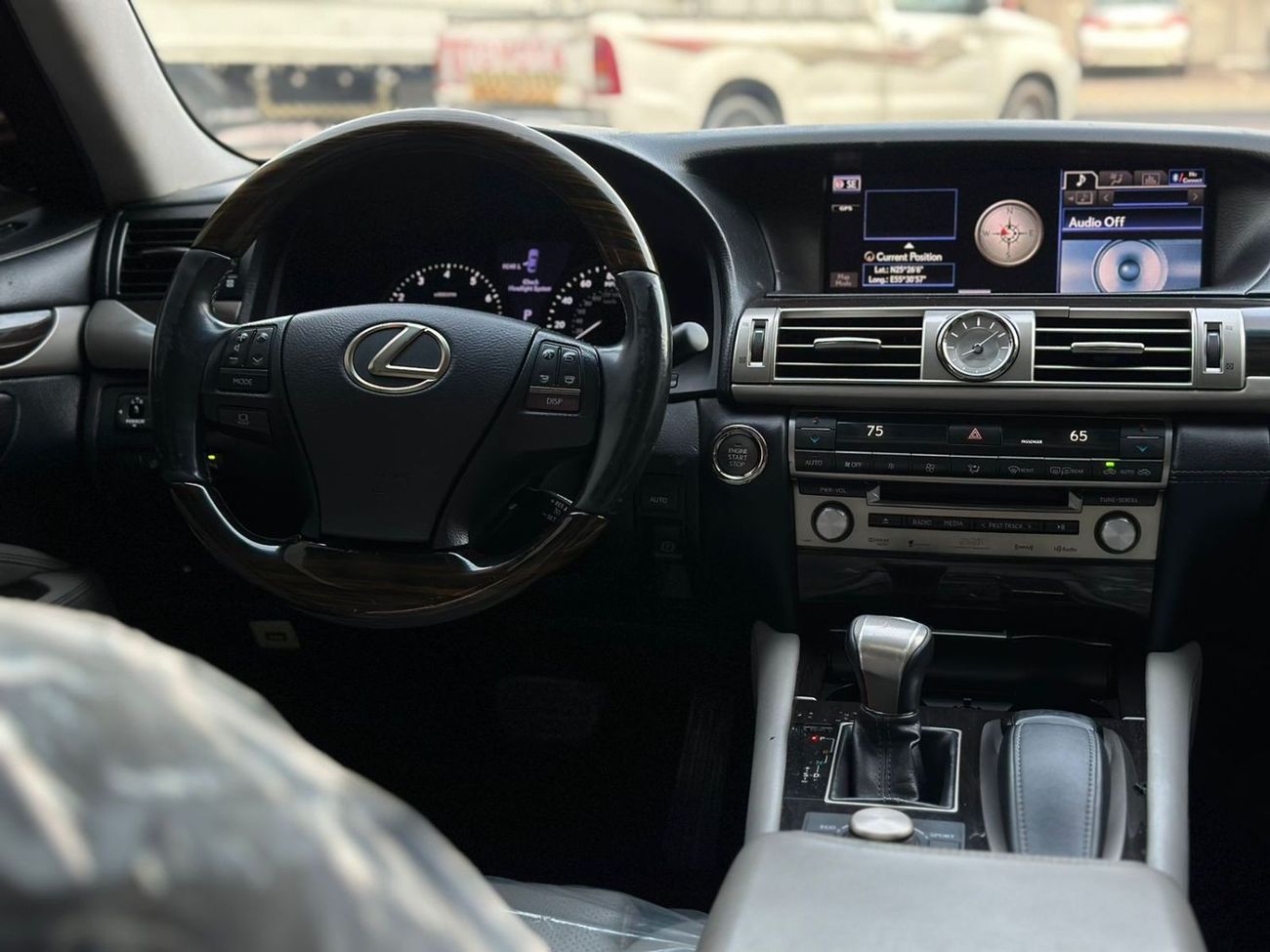 Lexus LS460 Premier SWB