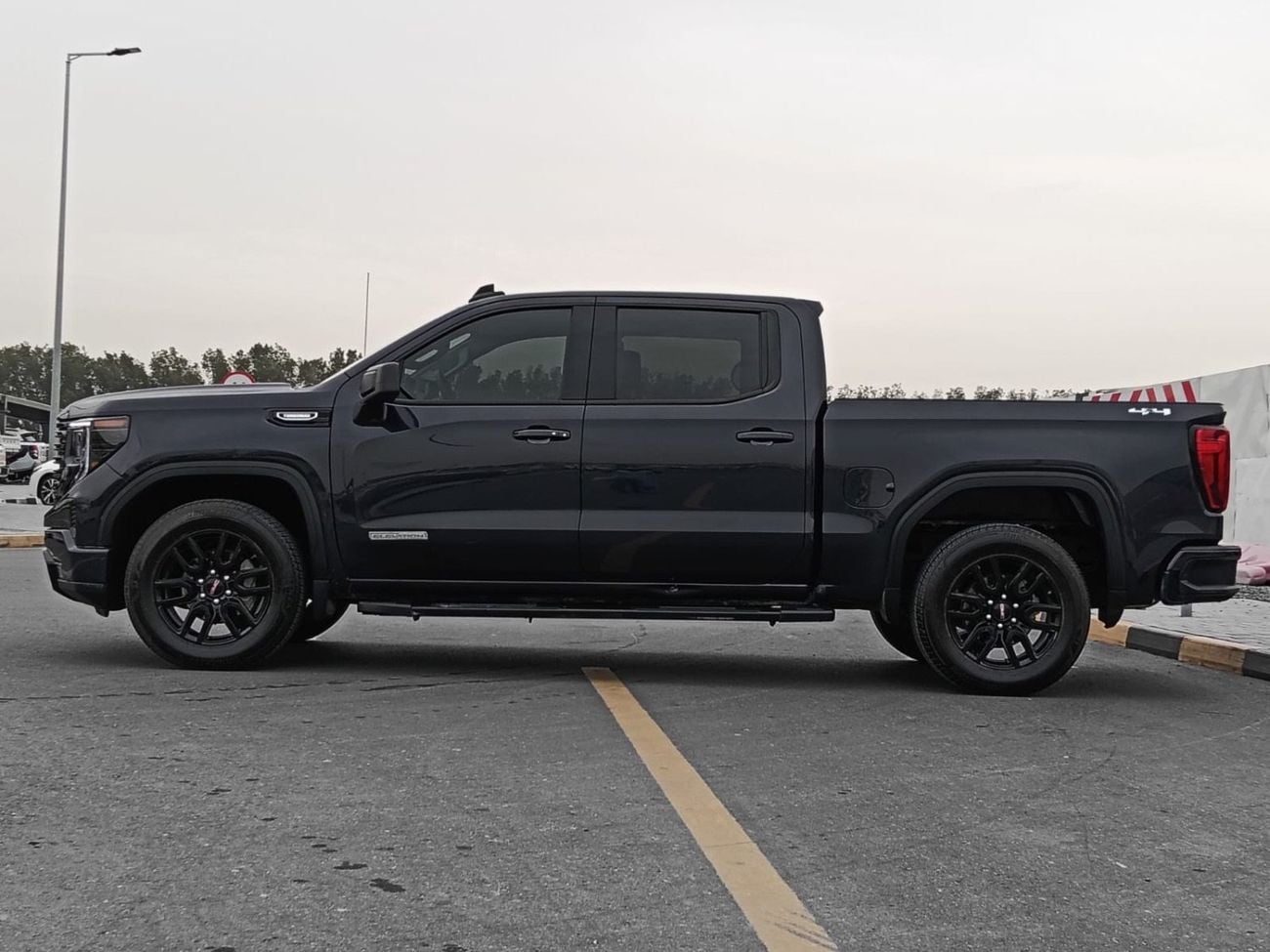 GMC Sierra 2.7T SLE Crew Cab (FWD)