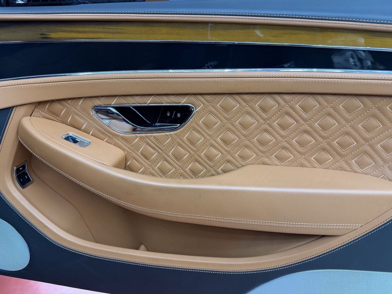 بنتلي كونتيننتال جي تي Bentley Continental GT 2019