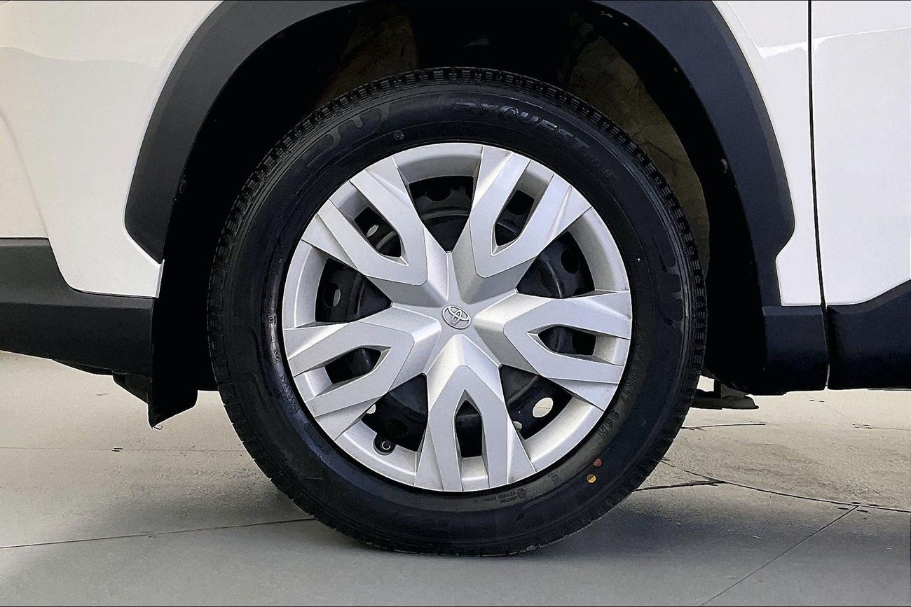 تويوتا كورولا كروس XL | عرض العيد الحصري | خالية من أضرار الفيضانات