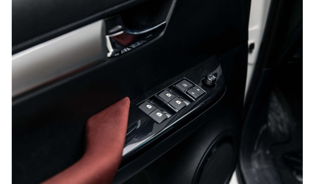 تويوتا هيلوكس 2025 Toyota Hilux DV DC 2.4L AT Diesel (White)