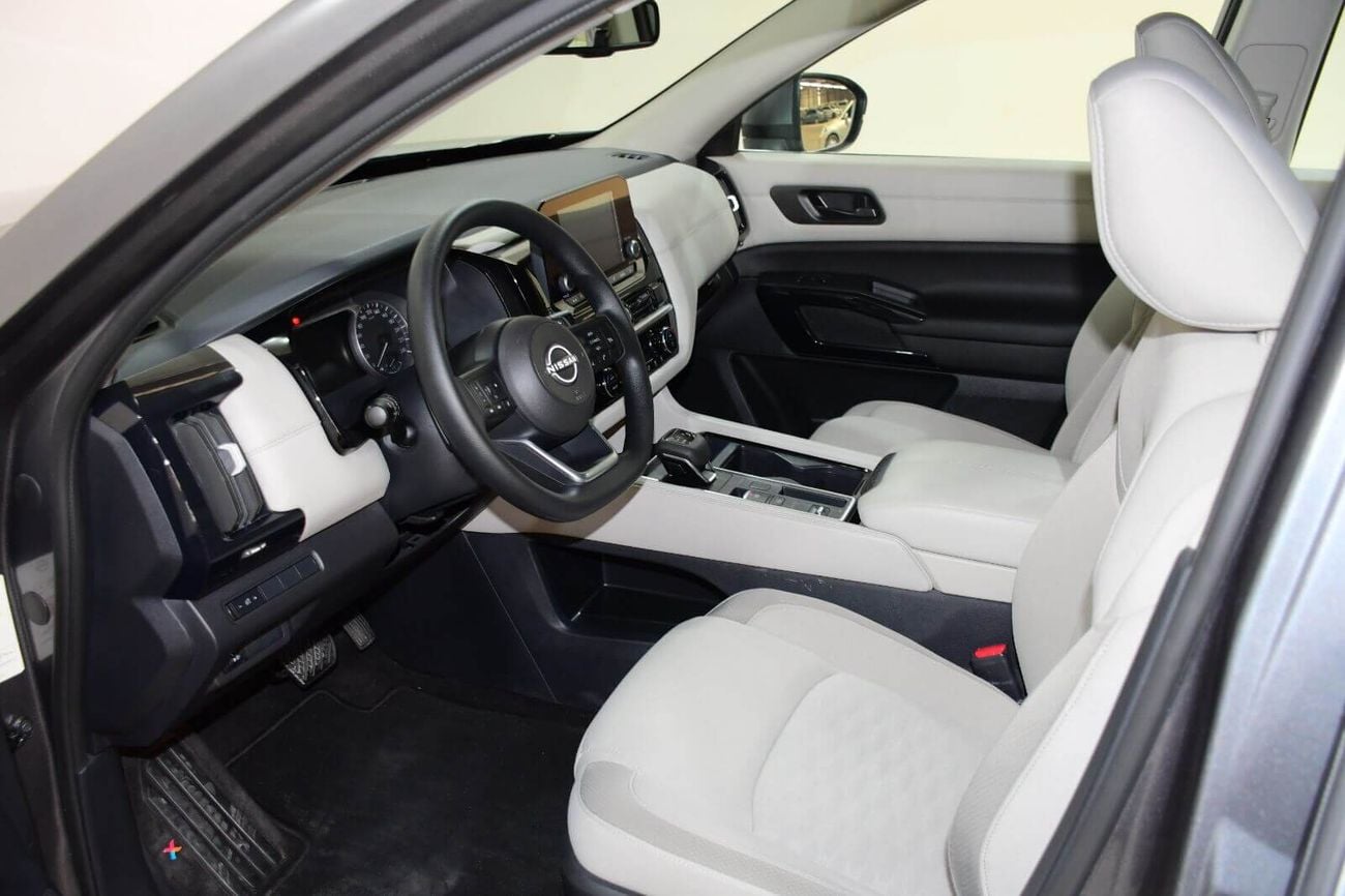 Nissan Pathfinder S 2WD 2.0