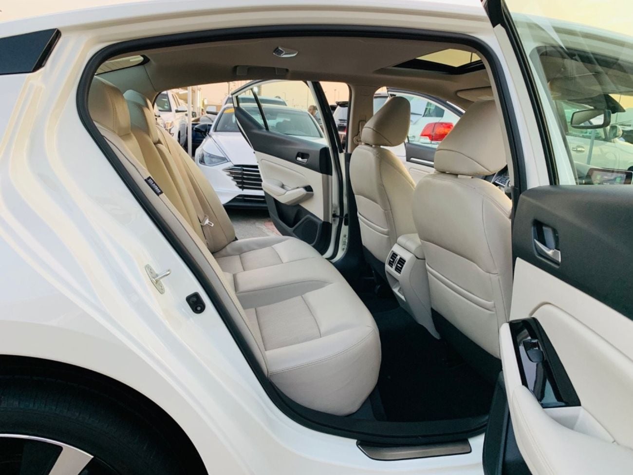 Used Nissan Altima SL 2021 for sale in Sharjah - 651204