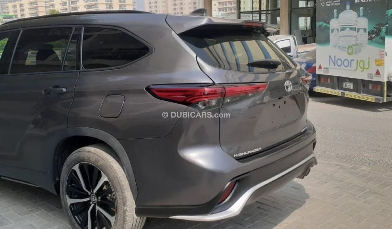 Toyota Highlander 2021 Toyota Highlander XSE 4WD 3.5L V6 7-Seater /