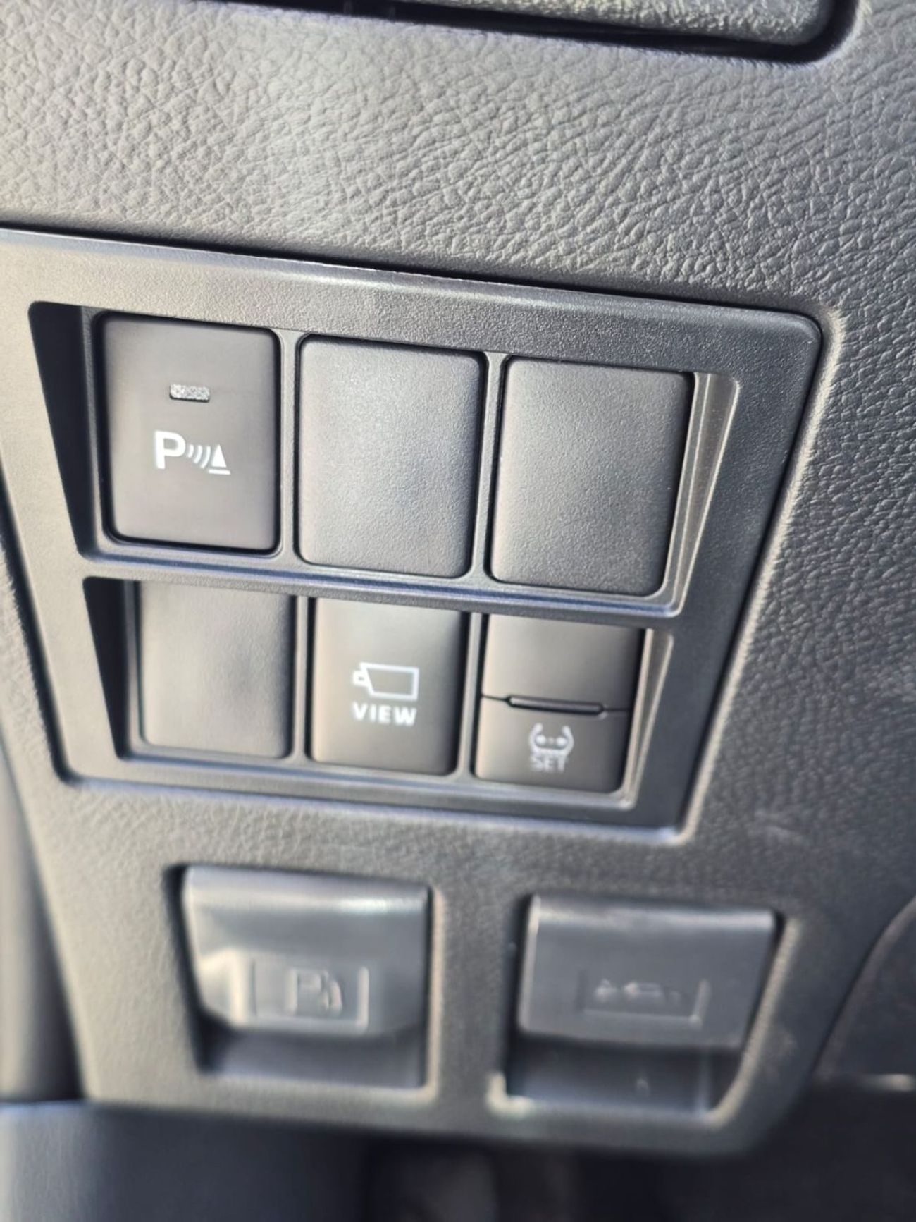 تويوتا هيلوكس GR SPORT 4.0L PETROL A/T V6 DOUBLE CABIN PICKUP