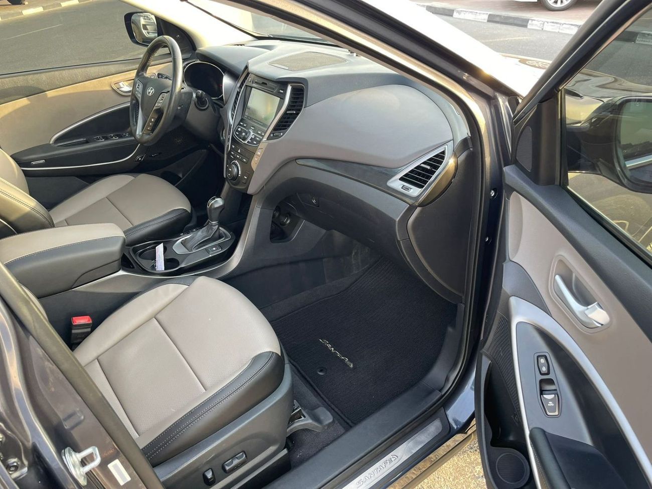 هيونداي سانتا في 2015 Hyundai Santa Fe Sports Ultimate Full Option Panoramic - 2.0L V4 Turbo - AWD 4x4 - Full Screen