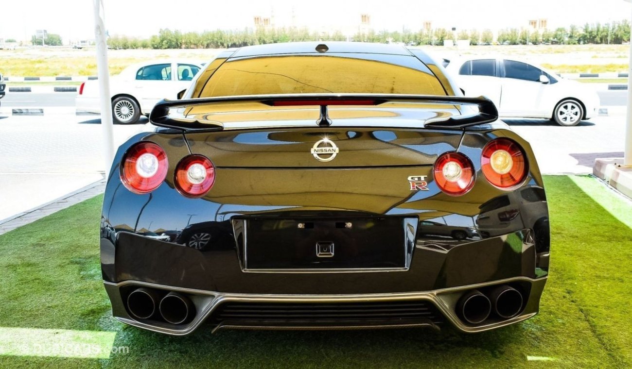 Nissan GT-R Canadian Specs