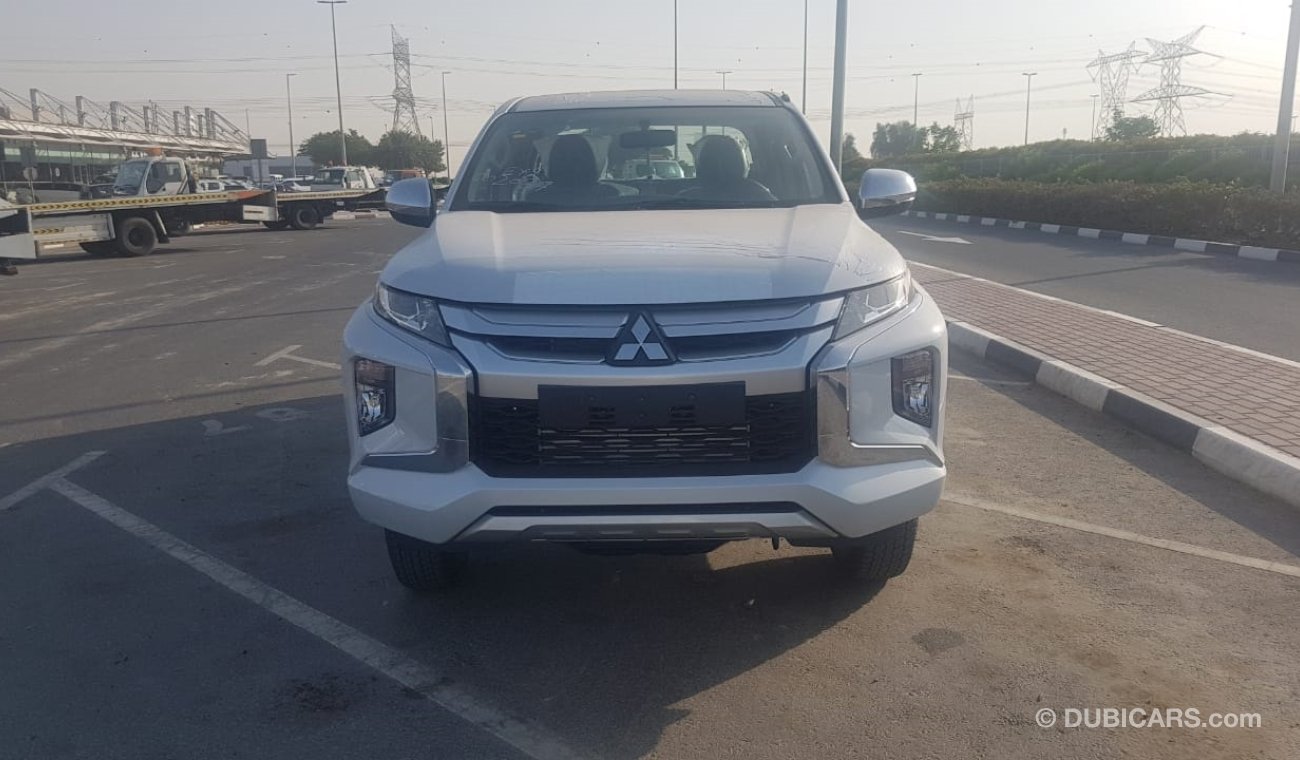 Mitsubishi L200 DIESEL,2.4L,DOUBLE/CABIN,CHROME PACKAGE,FULL/OPTION,4X4,NEW SHAPE,M/T,2020 ( FOR SAUDI AND EXPORT)