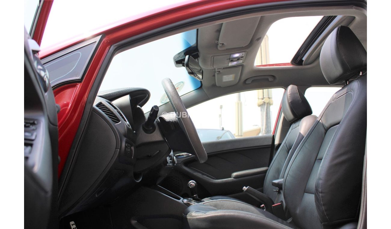 Kia Cerato LX GCC- ACCIDENT FREE - CAR IS IN PERFECT CONDITION INSIDE OUT