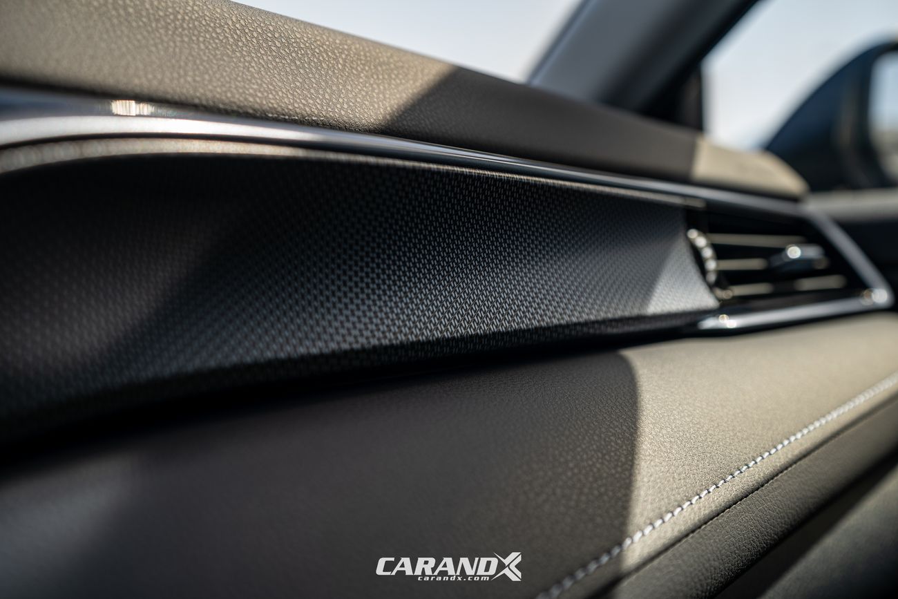 Toyota Camry SE Hybrid 2021 Black