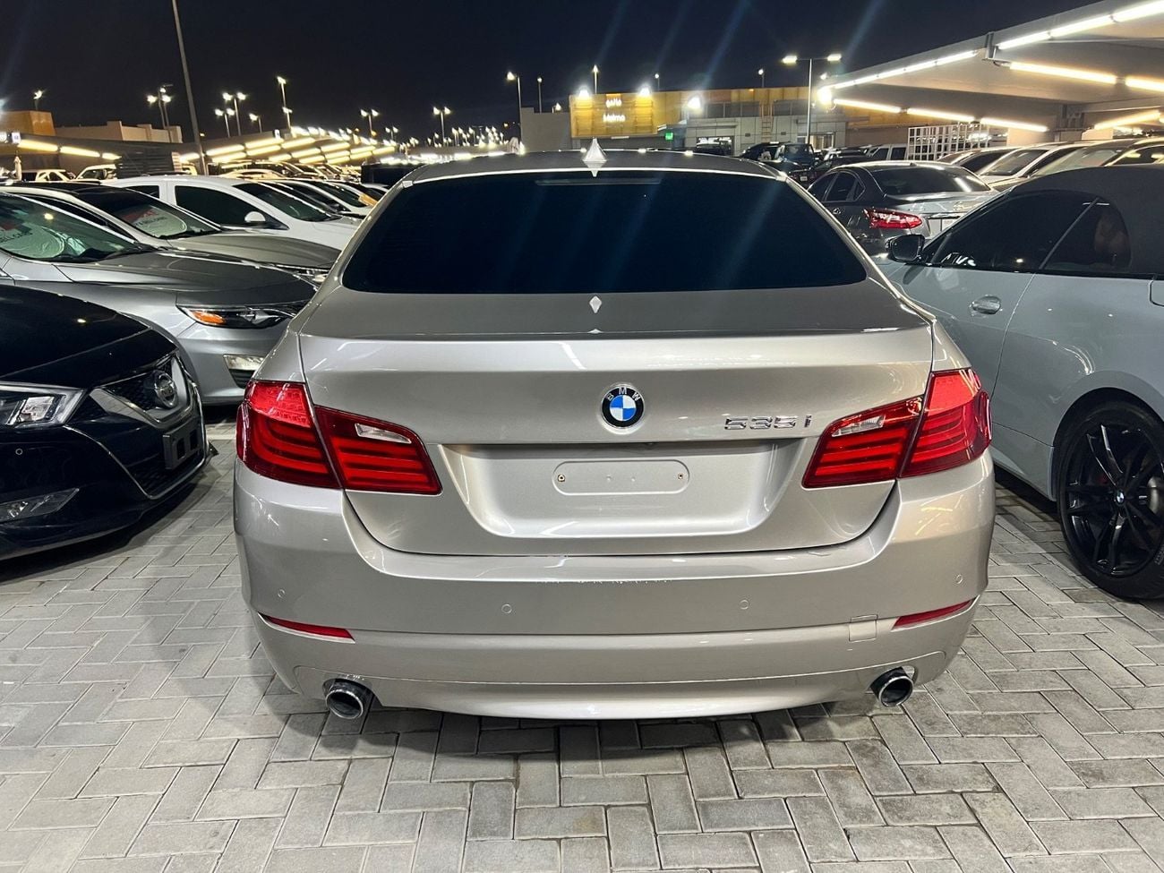بي أم دبليو 535i Luxury 3.0L