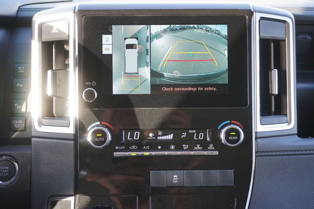 تويوتا جرافينا PREMIUM 3.5L LUXURY VAN 2026 MODEL