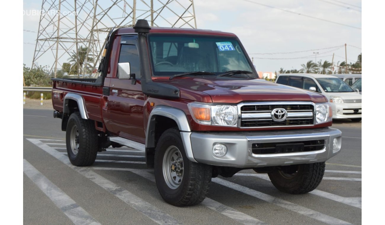 Toyota Land Cruiser Pick Up 1HZ Engine clean car