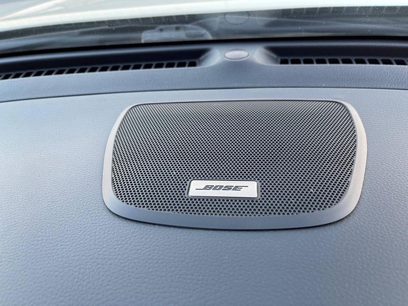 نيسان روج SL / AWD / 2.5 V4 / فتحة سقف بانورامية / كاميرا 360 درجة / رادار / نظام صوت BOSE