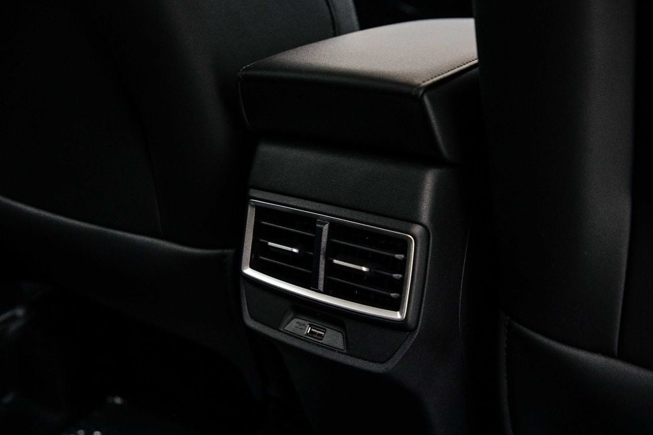 أم جي ZS COM 1.5L - White Inside Black | Export Only