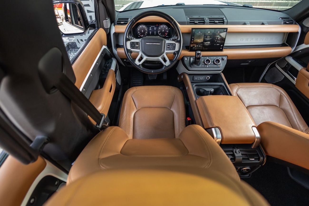لاند روفر ديفندر 130 HSE P400 HSE P400