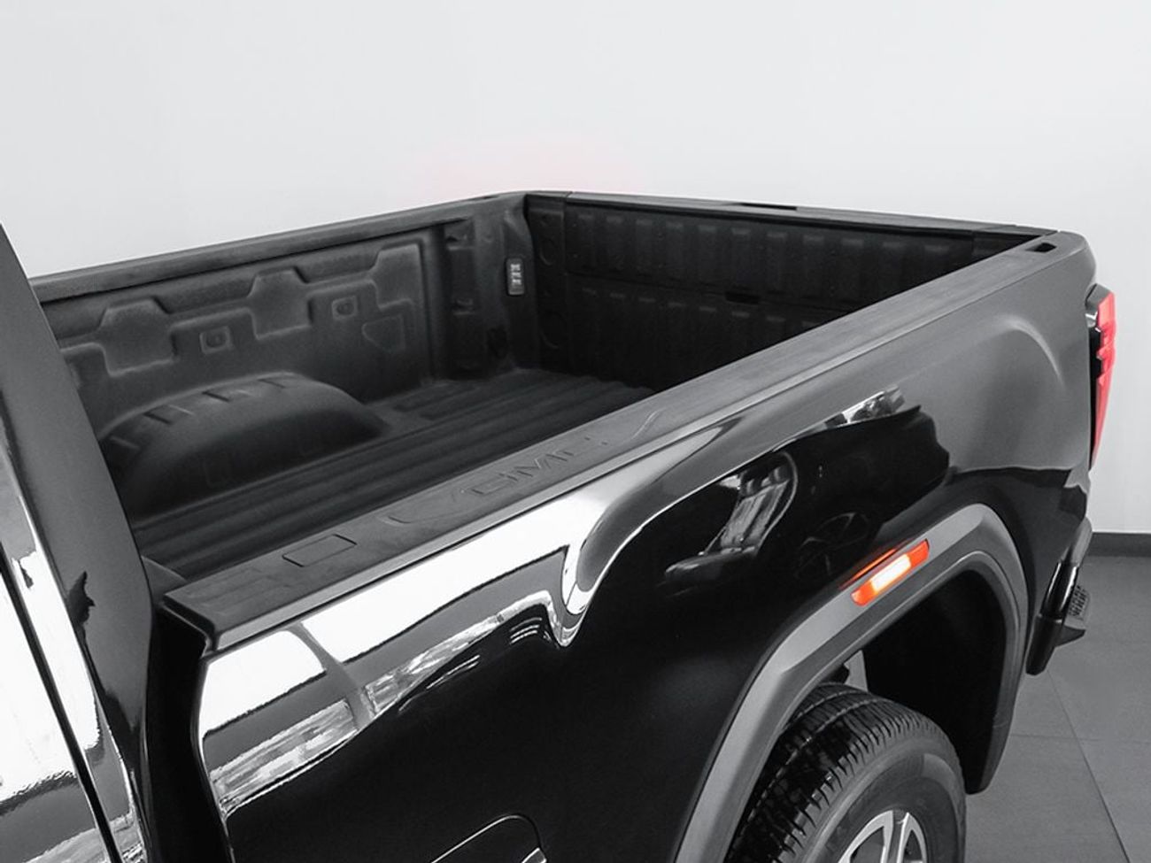 GMC Sierra 2024 GMC Sierra Denali HD 2500 6.6L V8 / GMC Warranty & Service Contract