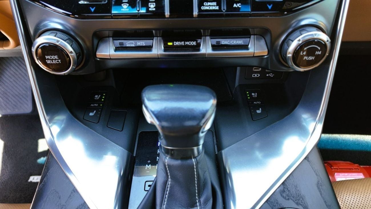 Lexus LX600 2022 Lexus LX 600 Signature | 3.5L Twin-Turbo V6 | 7-Seater | GCC Specs