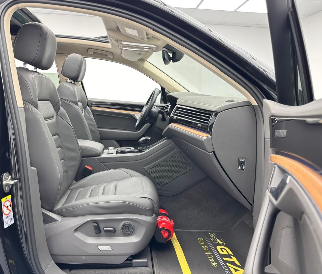 فولكس واجن طوارق 2022 Volkswagen Touareg Atmosphere, Feb/2027 Volkswagen Warranty, Volkswagen Full Service History, G