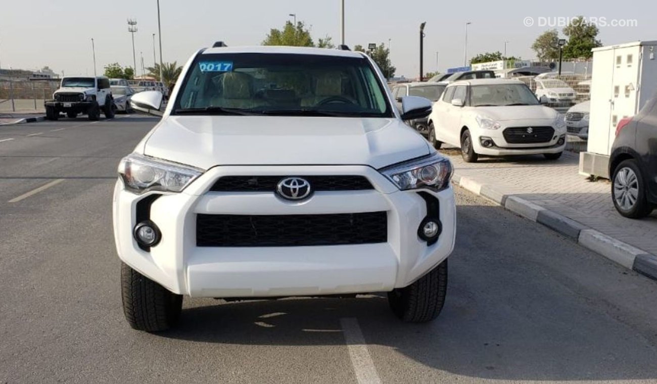 تويوتا 4Runner TOYOTA 4RUNNER 2019 WHITE - SR5 FULL OPTION - 4X4 - LEATHER INTERIOR