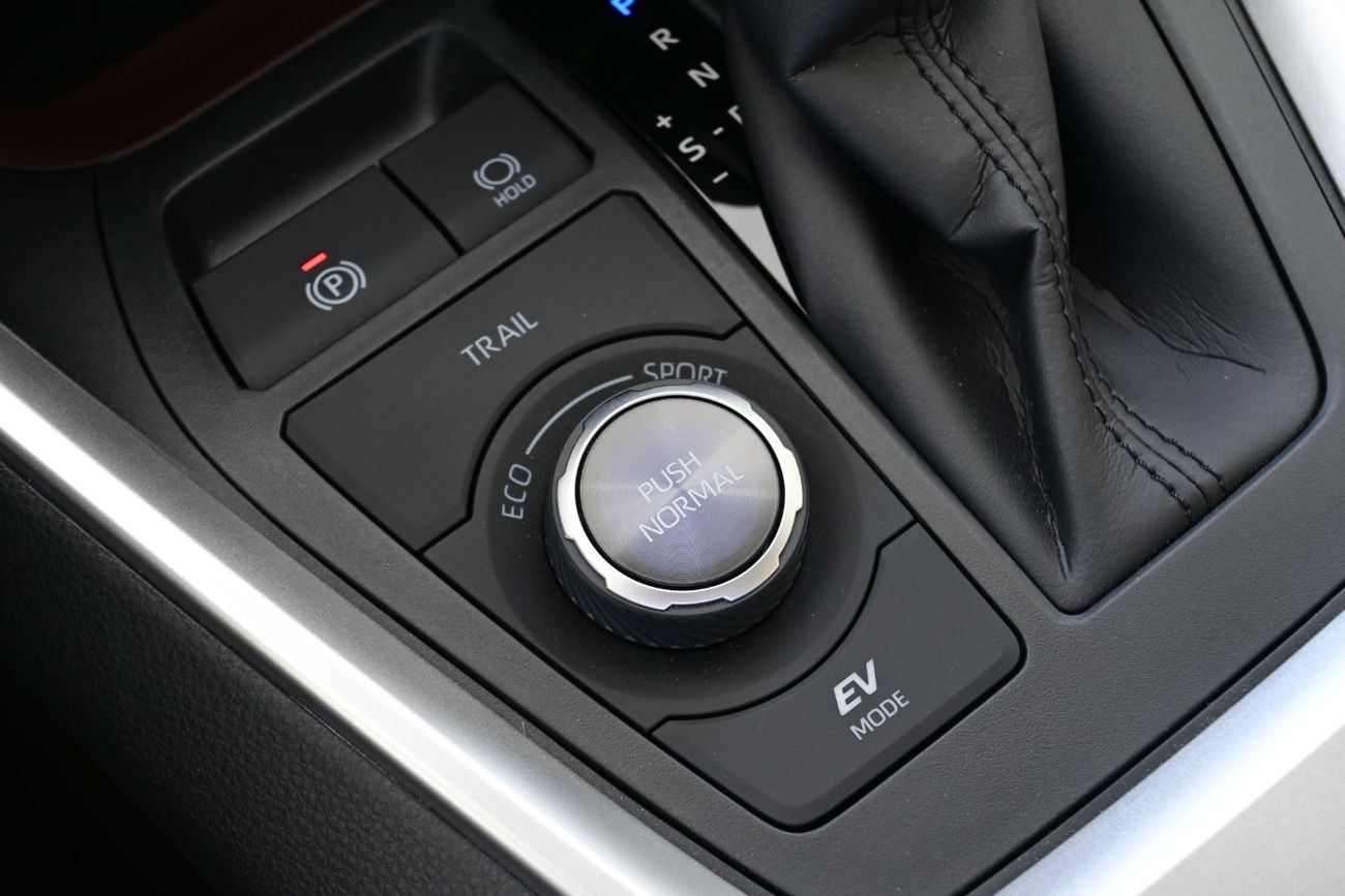 تويوتا راف ٤ Toyota RAV4 Limited 2.5L Hybrid AWD, Side Radar, GCC