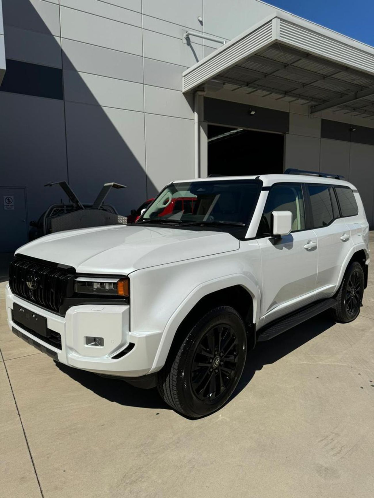 Toyota Prado 2.8L KAKADU FULL OPTION - RHD BASED ON ORDER