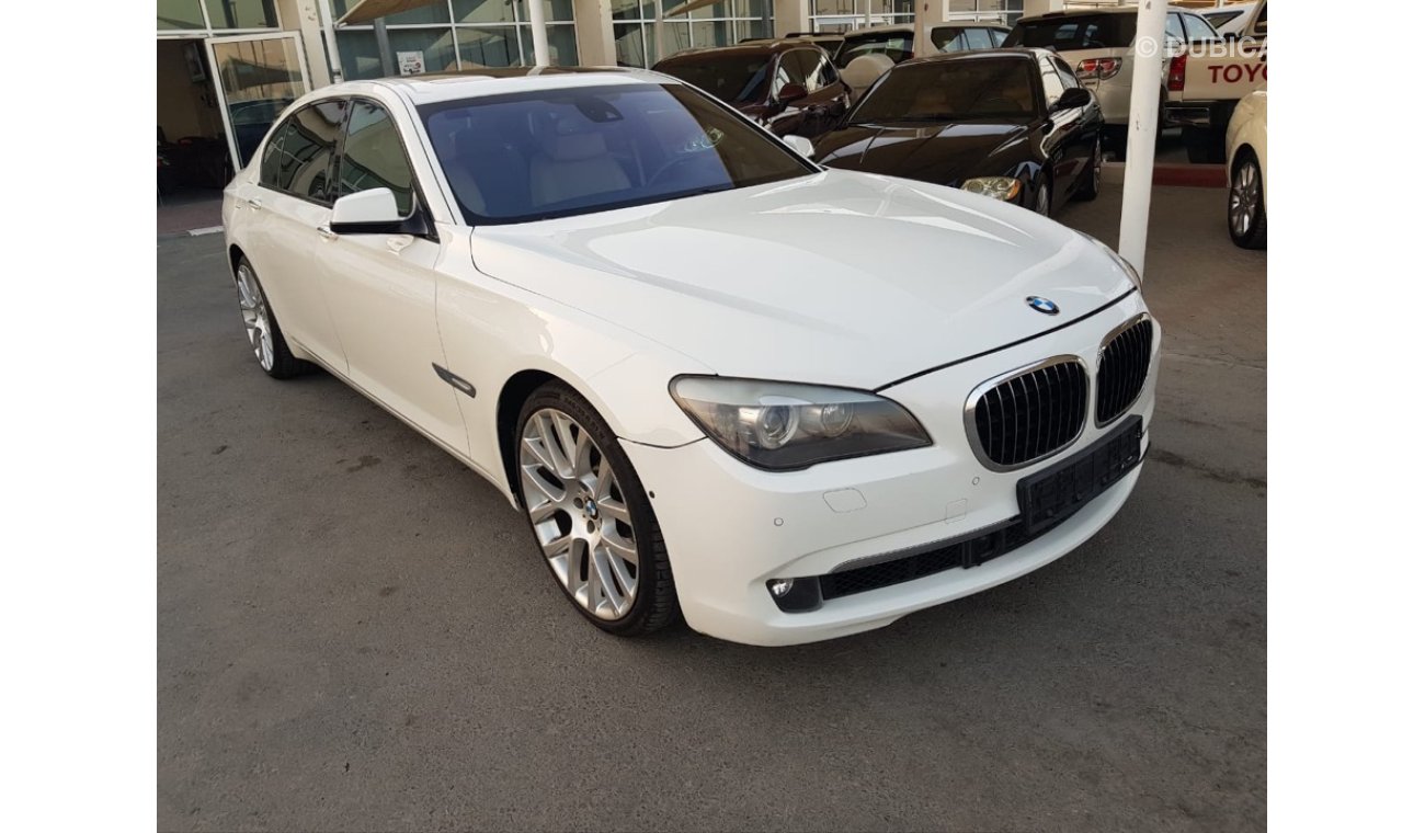 BMW 750Li model 2009 GCC full service full option bno need any maintenance