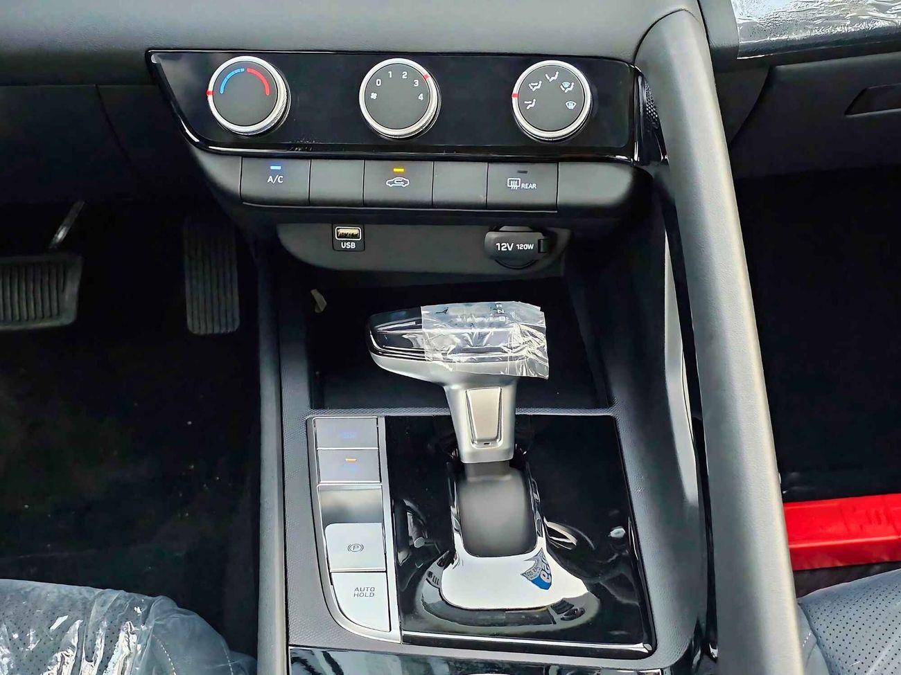 Hyundai Elantra ELITE / 1.5L PETROL, SUNROOF WITH LEATHER, CHINESE SPCES (CODE# 68038)