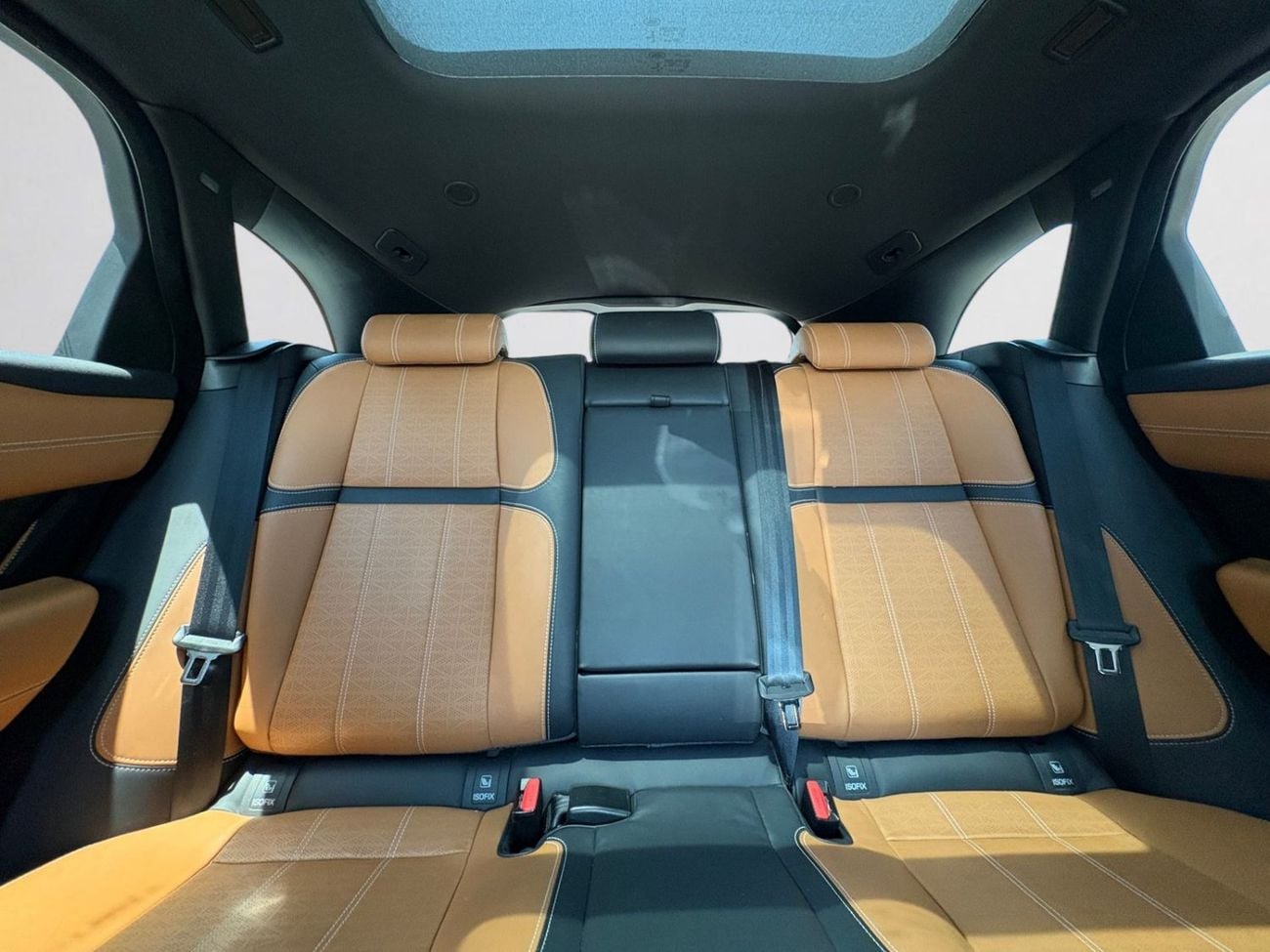 لاند روفر رينج روفر فيلار R-DYNAMIC HSE AED 3,000 P.M | 0% DOWN PAYMENT | RANGE ROVER VELAR P300 HSE R-DYNAMIC