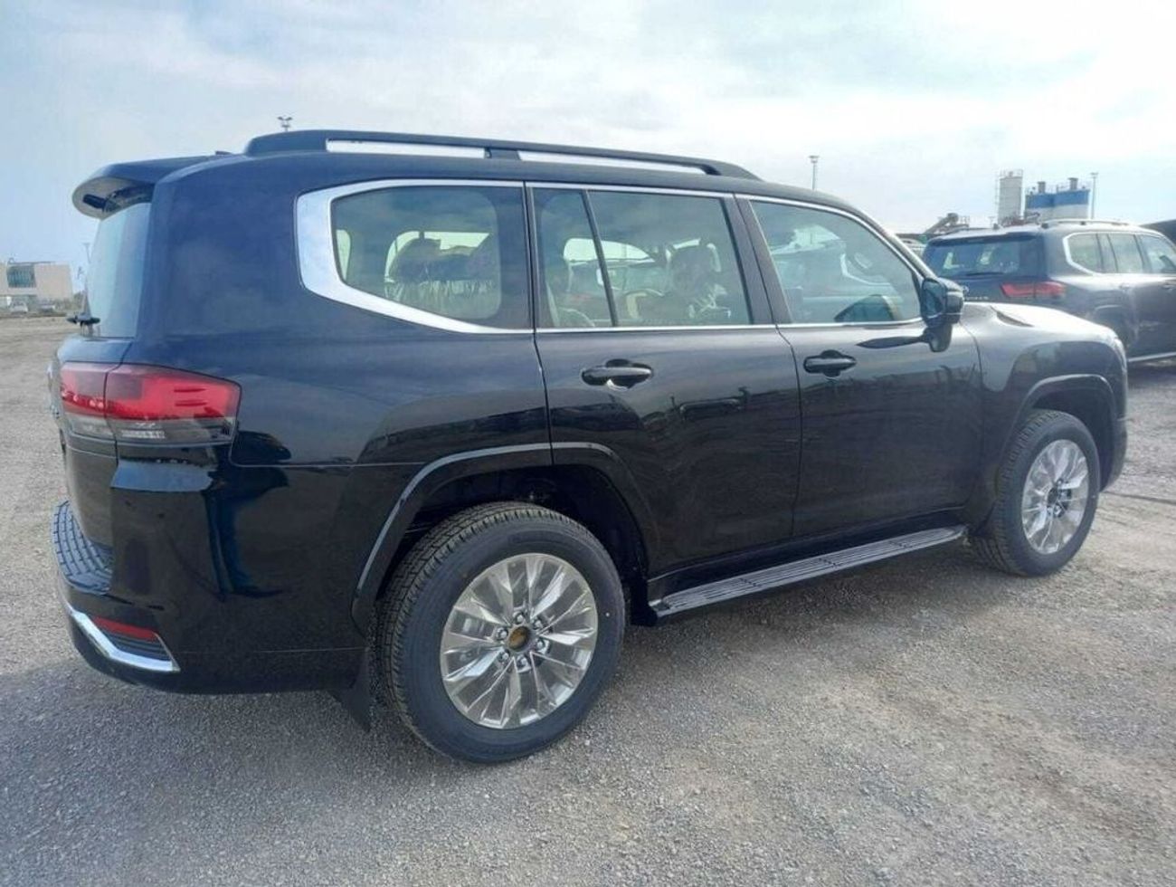 Toyota Land Cruiser VXR (ZX) 3.3L Diesel 7 seater (For export only)