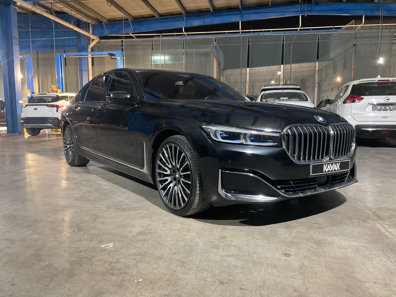 بي أم دبليو 750Li Pure Excellence | شامل الضمان | 0 ﺪﻔﻋﺓ ﺃﻮﻟﻯ