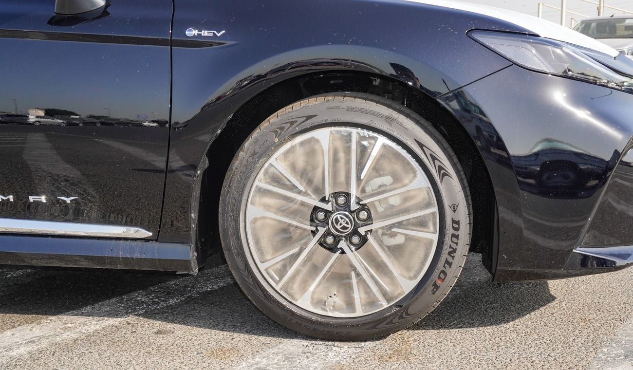 Toyota Camry LE  HEV 2.5L Hybrid