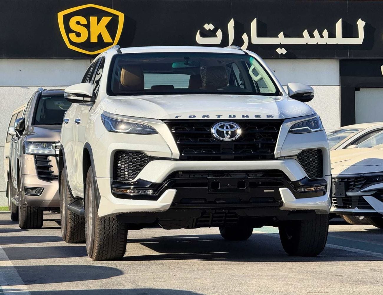Toyota Fortuner EXR SR5 || 2.7L PETROL V4 A/T / AUTO AC / ALLOY WHEELS / 4WD (CODE # FPGO)