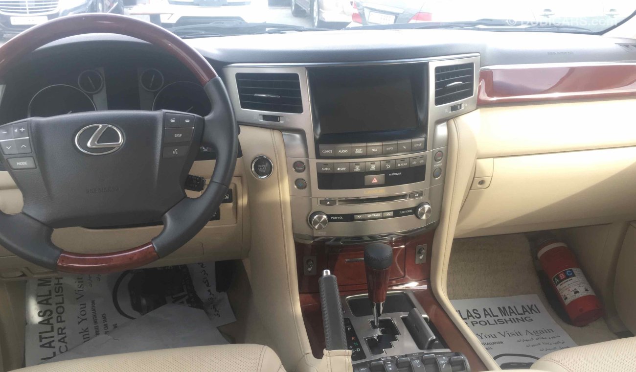 Lexus LX570