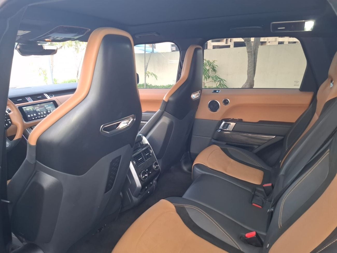 Land Rover Range Rover Sport SVR 5.0L (575 HP) AWD