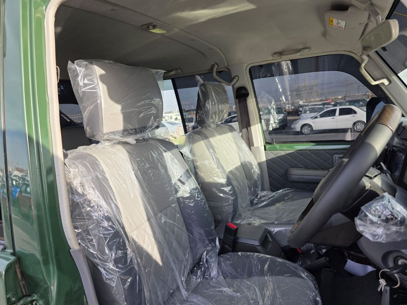 تويوتا لاند كروزر بيك آب RIGHT HAND DRIVE ONLY FOR EXPORT 4.5 LITER