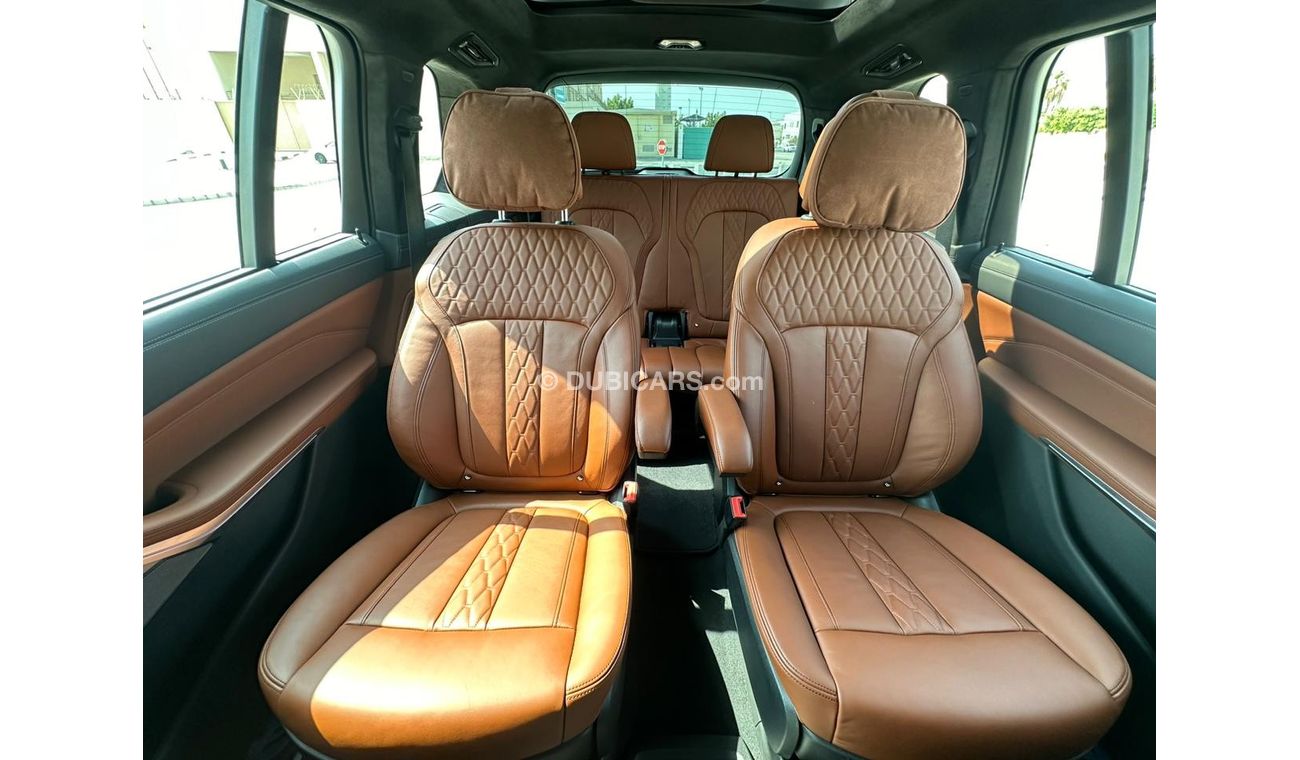 BMW X7 Bmw X7 XDrive 40i M kit Head-Up Display  Full Option Panoramic  GCC Service contract  Under warranty