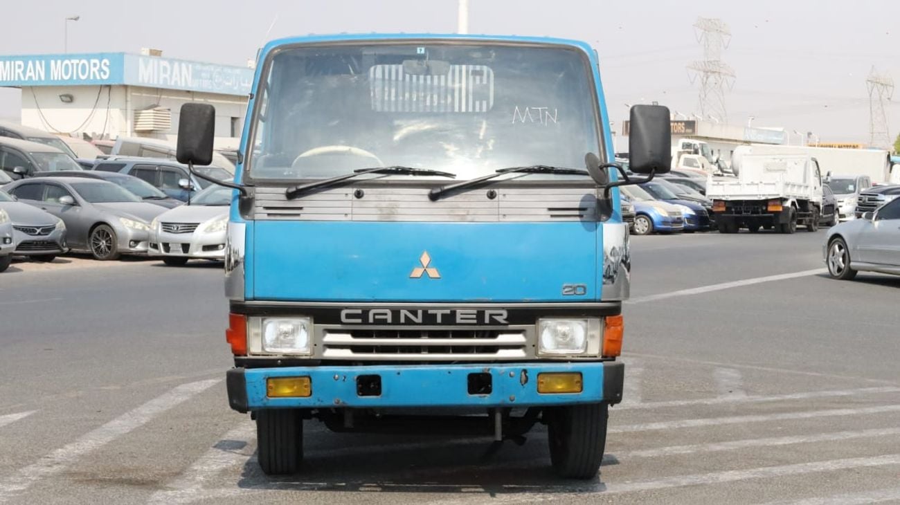 ميتسوبيشي كانتر فان 