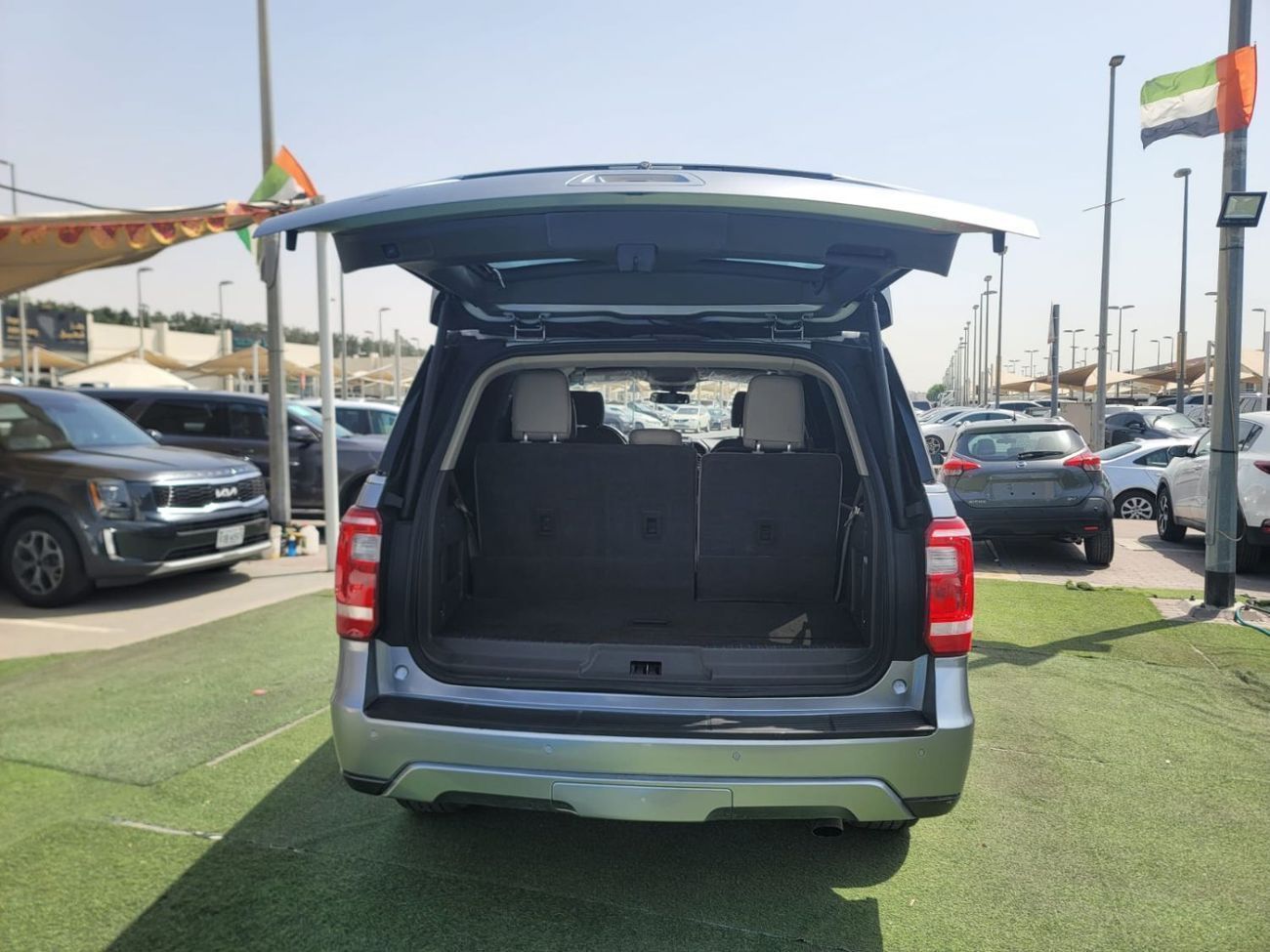 فورد إكسبيديشن XLT 3.5L (380 HP) FWD