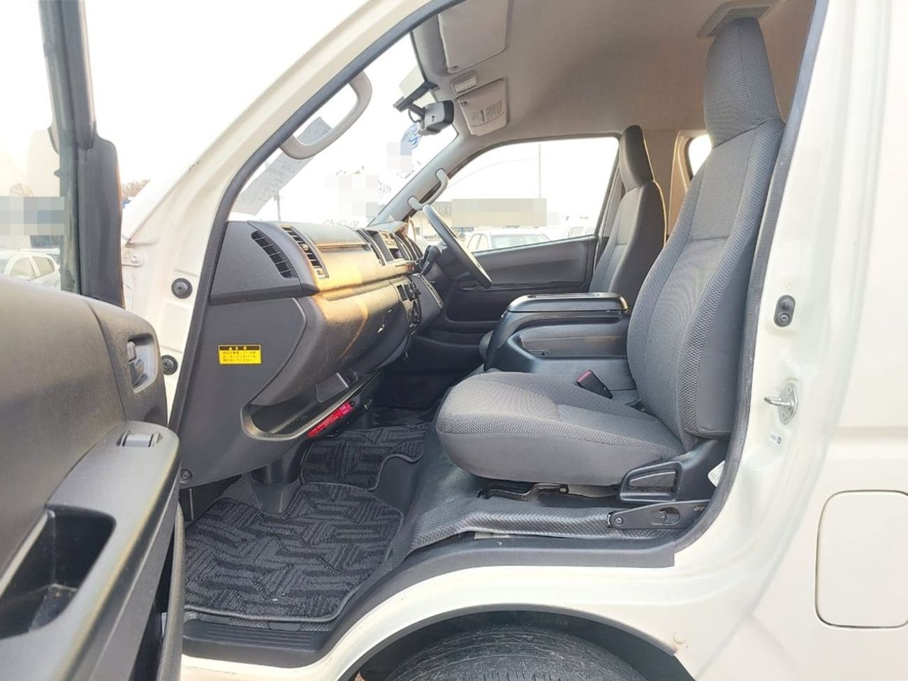 تويوتا هاياس TOYOTA HIACE COMMUTER VAN RHD 2014 MODEL 2.7 L PETROL AUTOMATIC(PM06274)