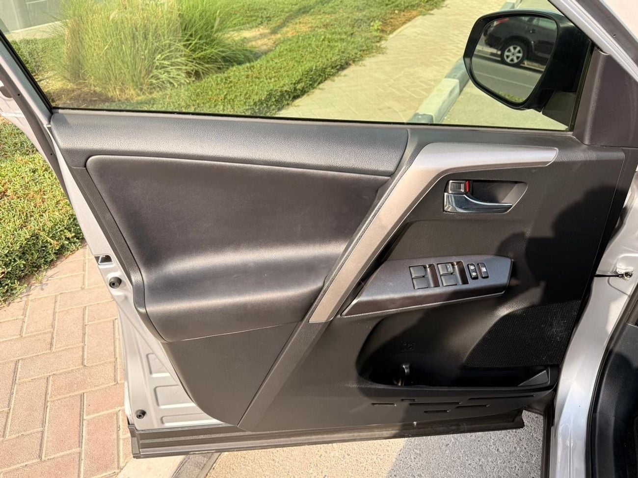 تويوتا راف ٤ VXR XLE 2.5L
