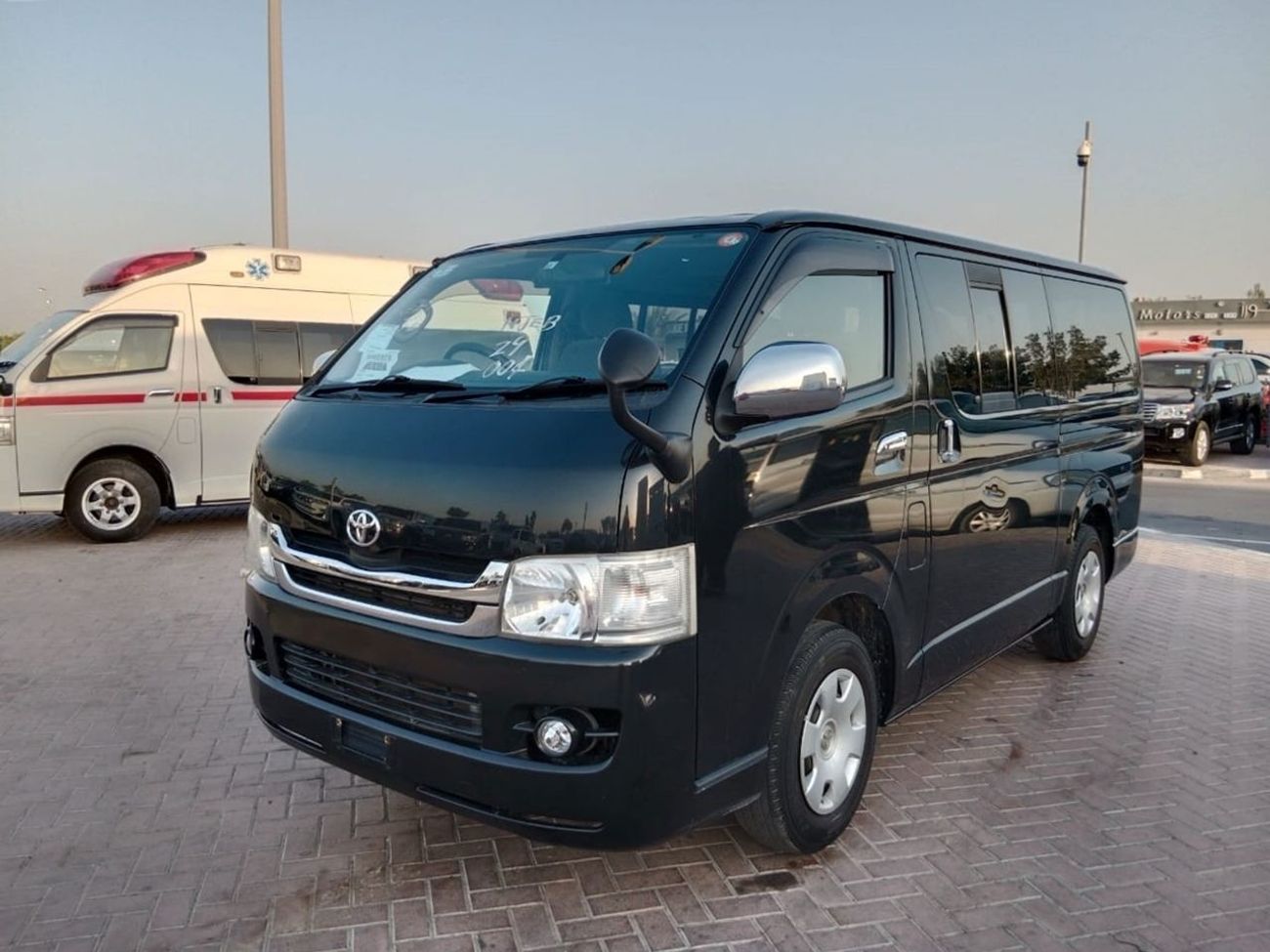 Toyota Hiace TOYOTA HIACE VAN RIGHT HAND DRIVE (PM1430)