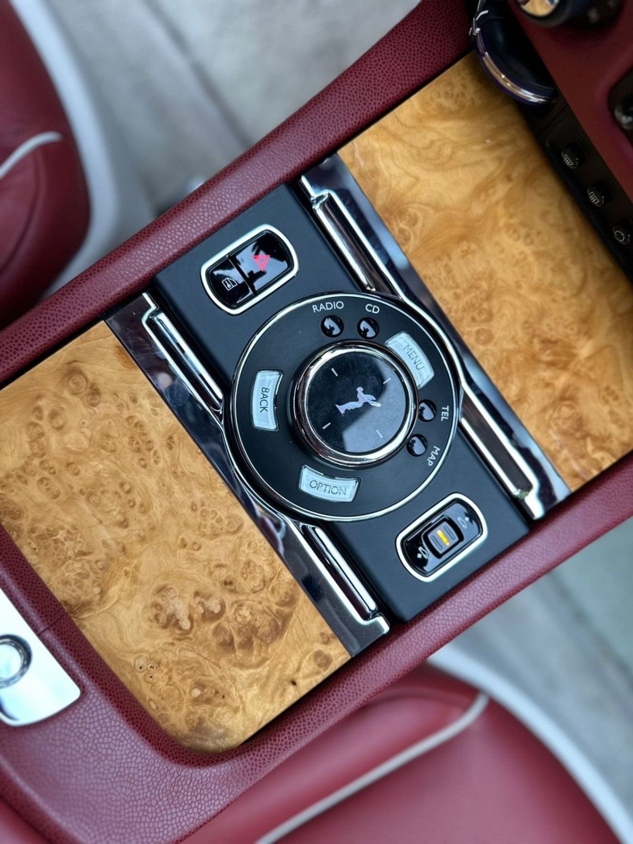 Rolls-Royce Wraith 2015 Rolls Royce Wraith | GCC Specs | 6.6L V12 | 624 HP | 66k KM | WHITE/RED | Starlight Headliner |