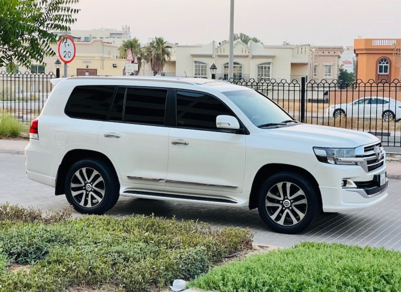 Toyota Land Cruiser Toyota landcuriser GXR V6 2018  Full Option