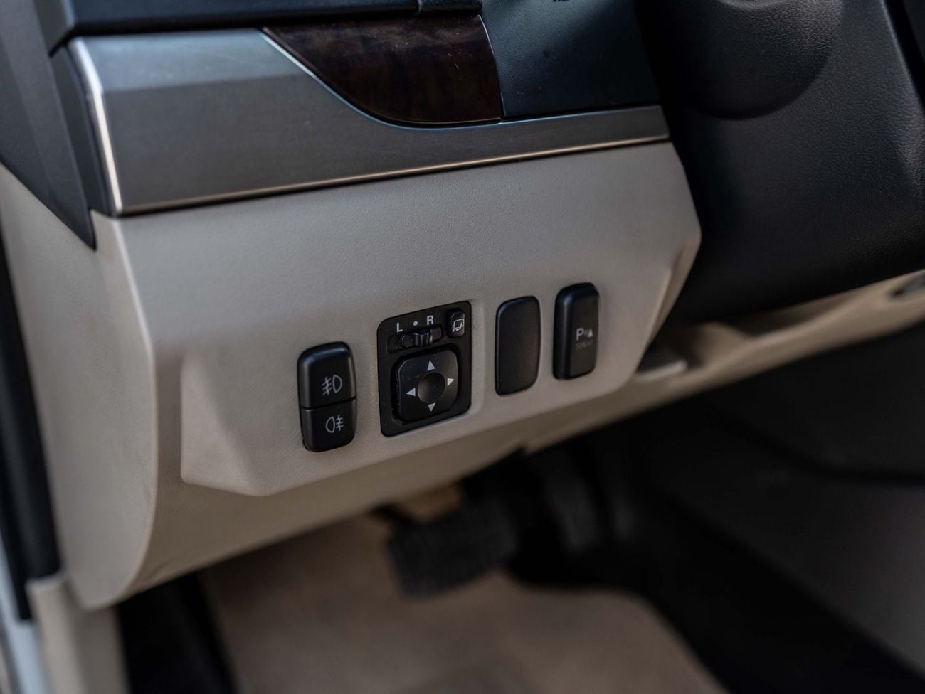 Mitsubishi Pajero GLS H/L GOLD