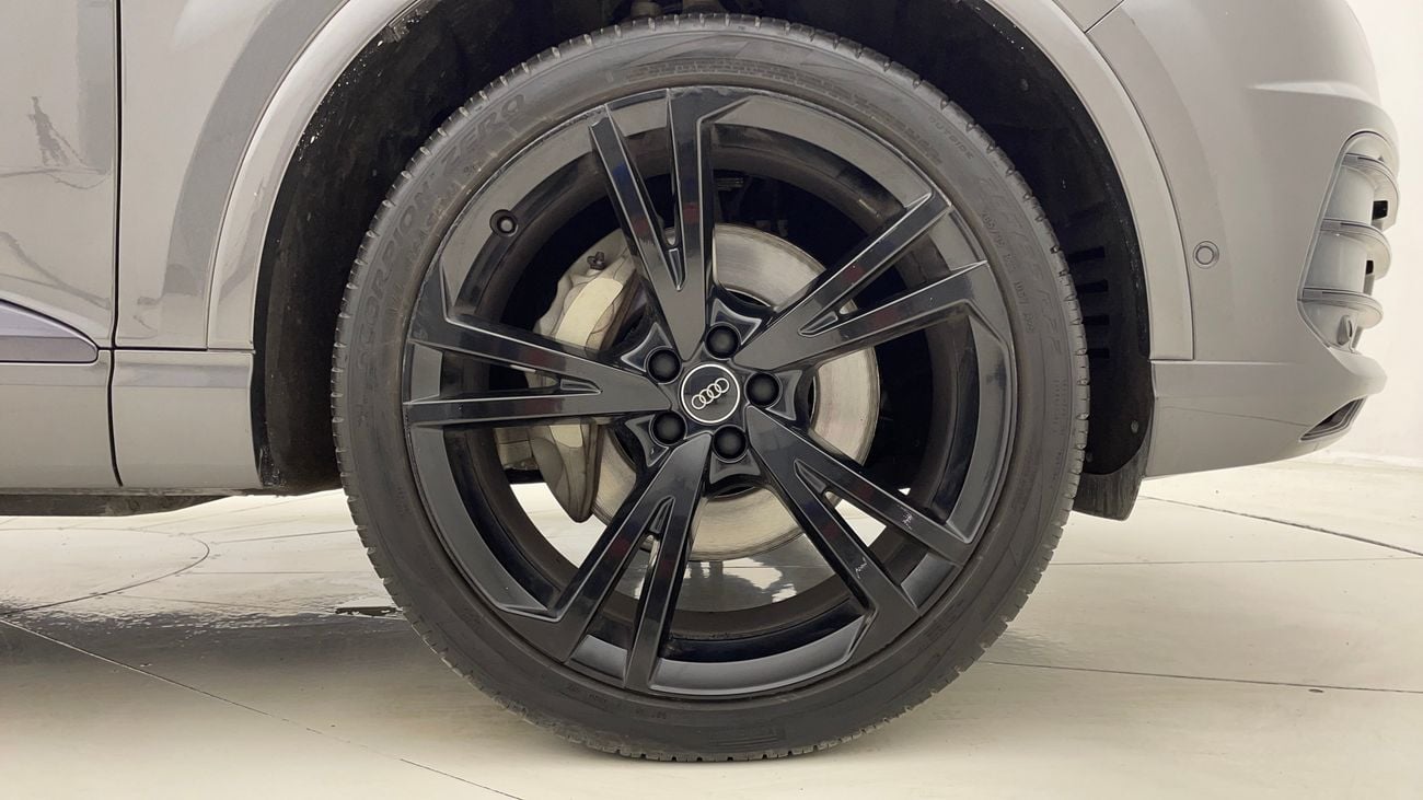 أودي Q7 45 TFSI QUATTRO S LINE 3 | بدون دفعة مقدمة | اختبار القيادة في المنزل