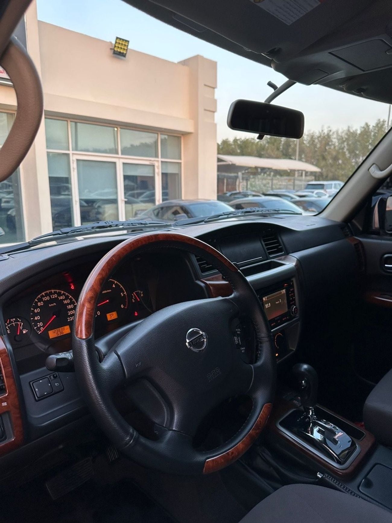 Nissan Patrol Safari 4.8L A/T