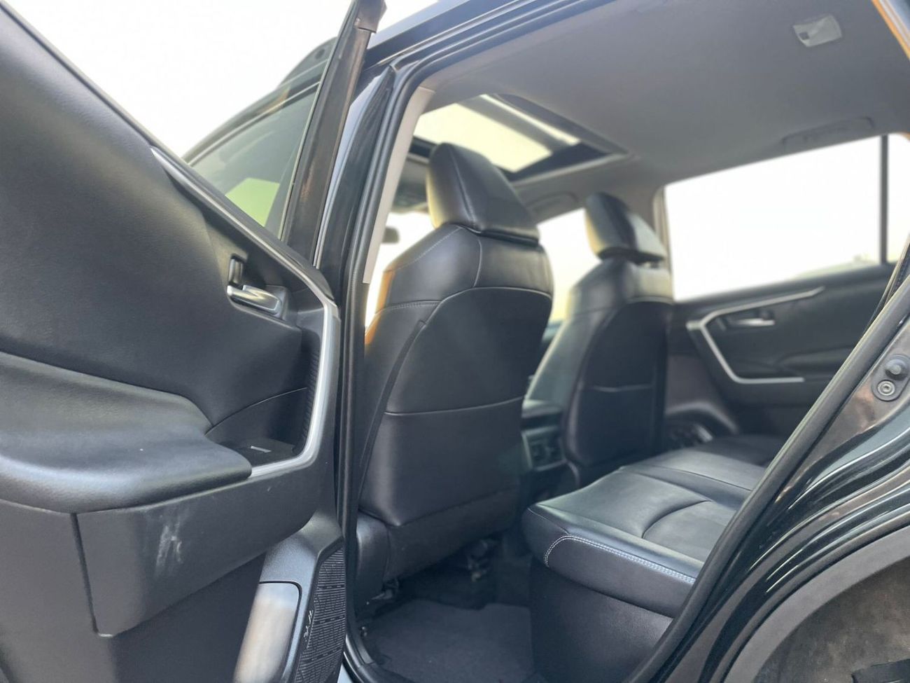 Toyota RAV4 2021 Toyota Rav4 XLE Premium+ Hybrid Fuel Full Option - 4x4 AWD - Super Clean -